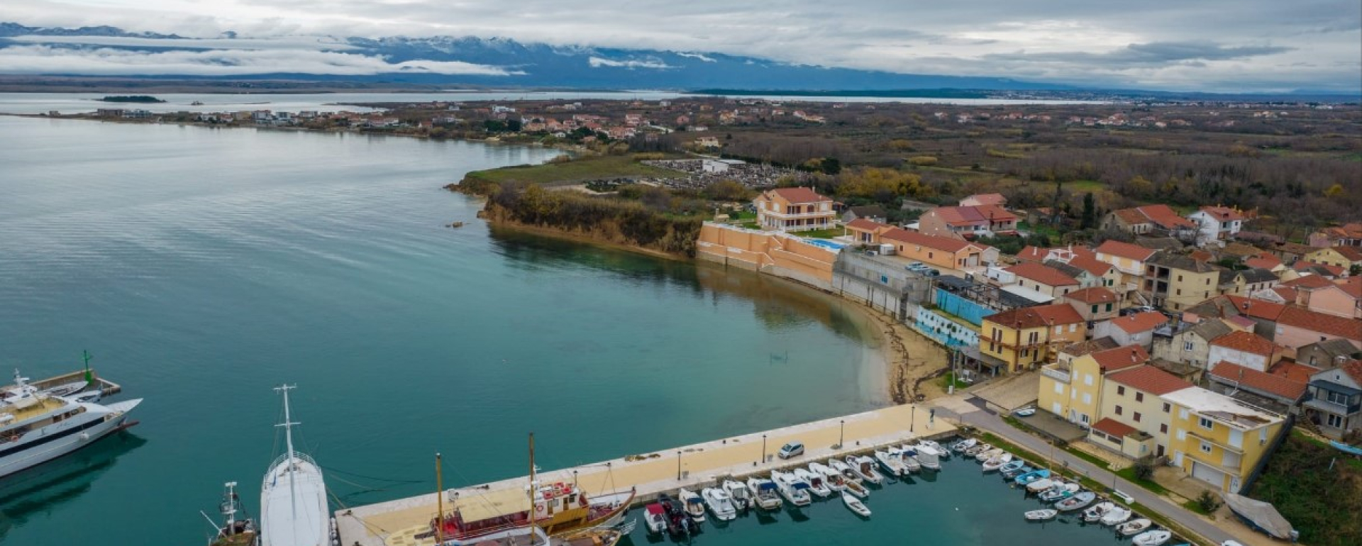 Sanacija glavnog mula u luci Privlaka